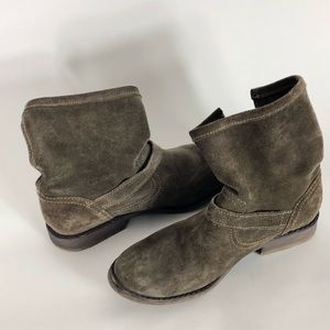 Olive green low motorcycle boot